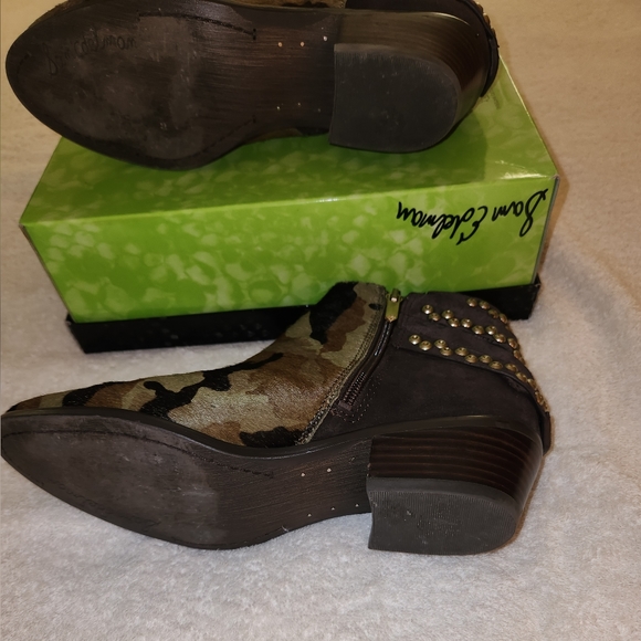 EUC Sam Edelman Suede Booties - Picture 5 of 6